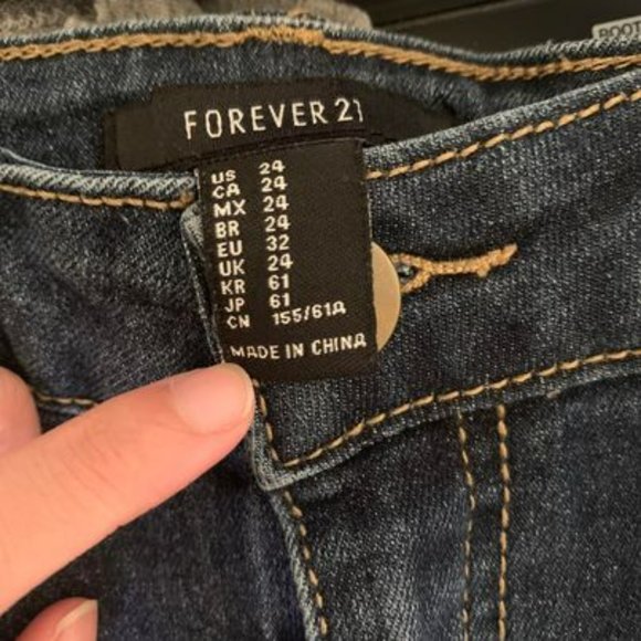 Forever 21 Low-Rise Dark Wash Skinny Jeans - Picture 3 of 3